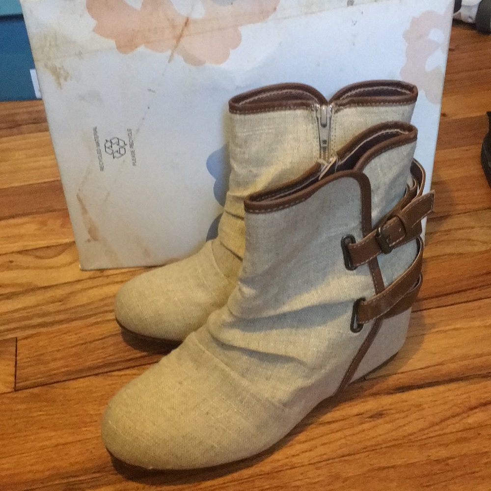 New cream tan cloth material wedges